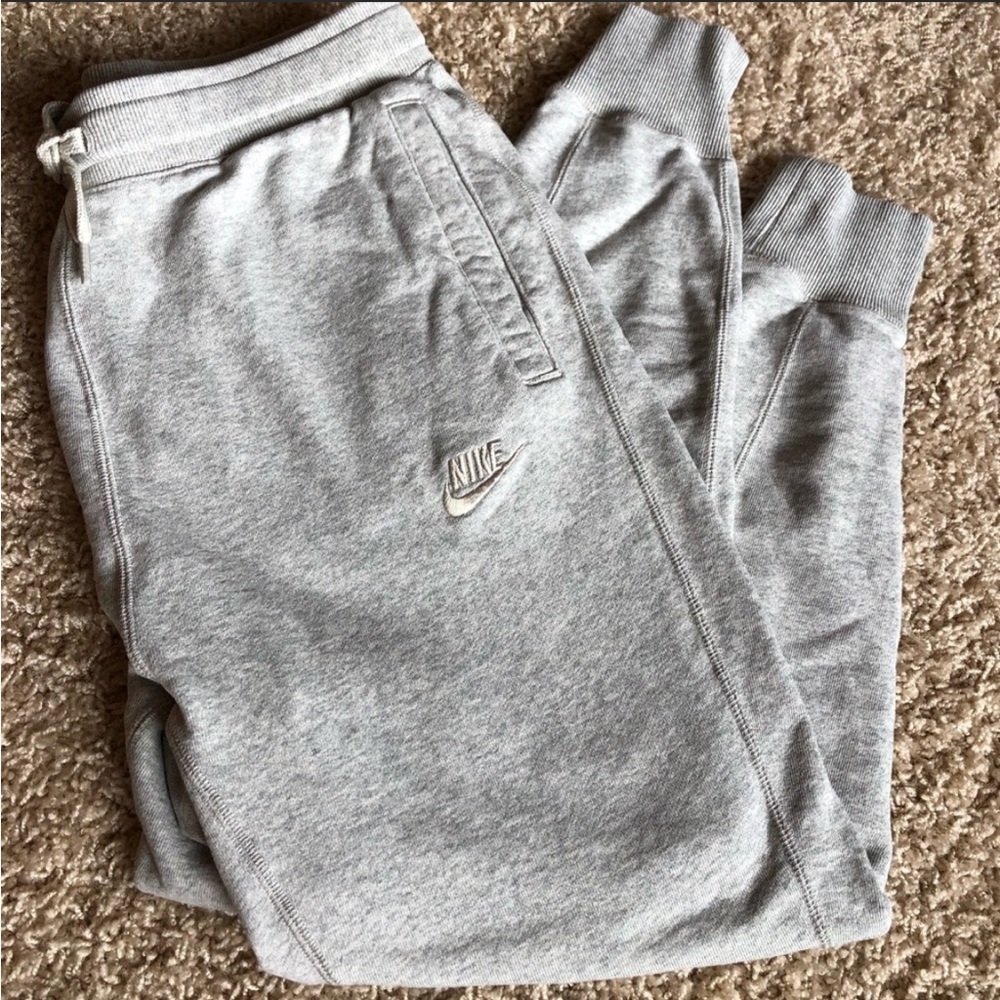 Nike Men’s Sweatpants (gray) size S